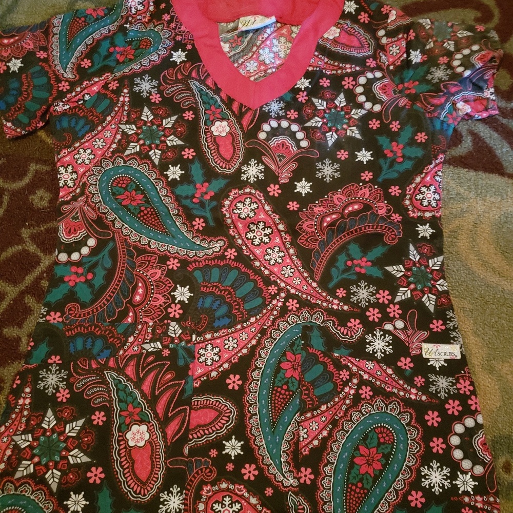 UA scrub top xs